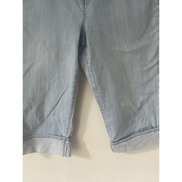 Chicos Platinum Womens Size 2 Crop Jeans Light Wash Embroidered Pockets Stretch - Picture 2 of 12